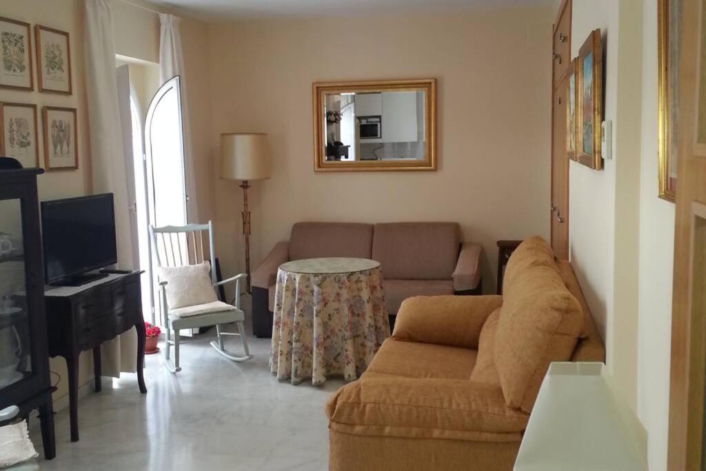Apartamento clásico, cerca a Jardines de Murillo Sevilla Exterior foto