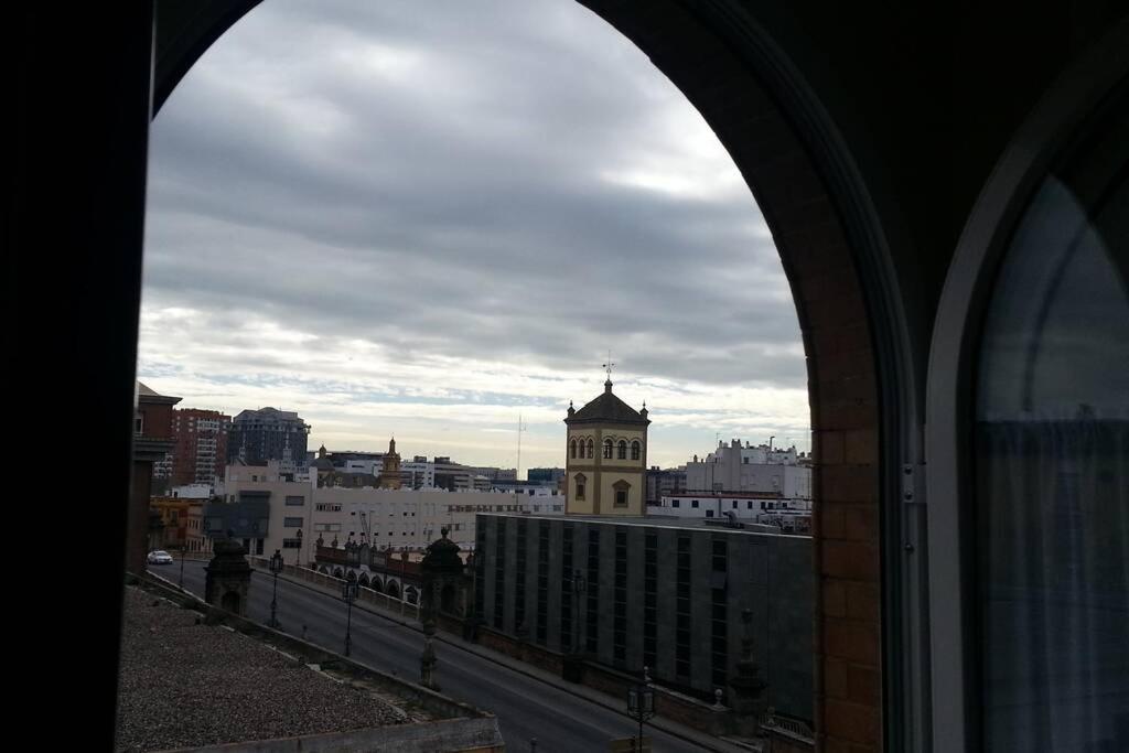 Apartamento clásico, cerca a Jardines de Murillo Sevilla Exterior foto